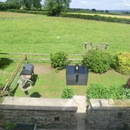Cosy Cottage In Rural Culmington, Ludlow Exterior photo